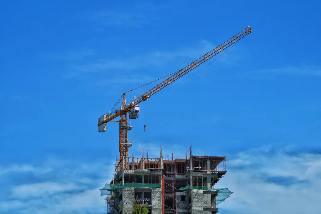 Coastal property scaffolding and access for seafront buildings
